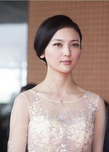 pelangi99 poker Wanita itu masih memiliki beberapa status di hati Zhang Yifeng